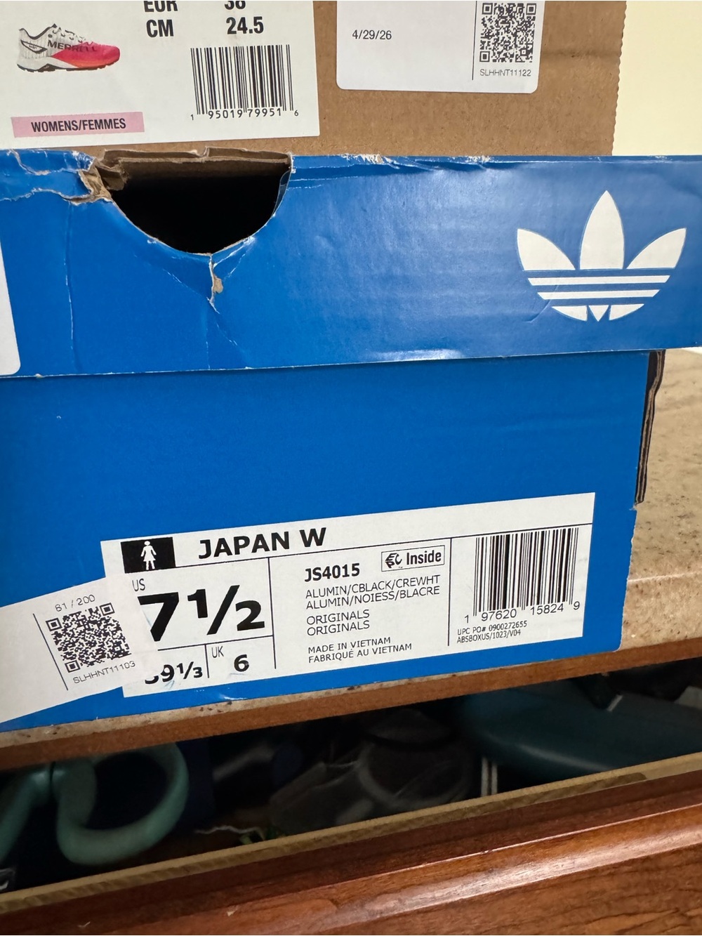 adidas Japan Silver with Black Stripe Low-Top Sneakers New In Box - Picture 5 of 5